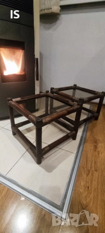 Винтидж дървени масички със стъклен плот – комплект 2 броя