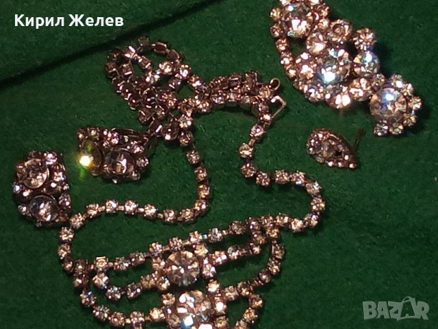 КРИСТАЛНИ КОЛИЕ ОБЕЦИ и БРОШКА МНОГО ЕФЕКТЕН АРТ МОДЕН КОМПЛЕКТ 16598, снимка 2 - Бижутерийни комплекти - 30691407