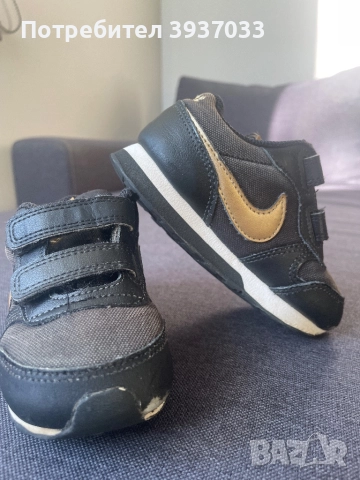 Nike детски маратонки, снимка 2 - Детски маратонки - 51500086