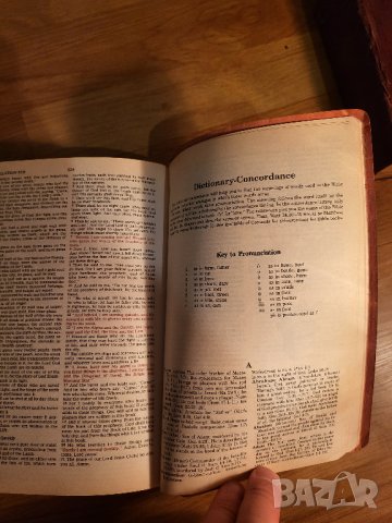 американска библия American Bible 834 стр. стария и новия завет -Кинг Джеймс, king james version, снимка 11 - Антикварни и старинни предмети - 40352746