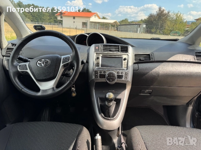 Продавам Toyota Verso, снимка 8 - Автомобили и джипове - 52580431