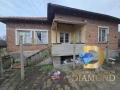 Едноетажна къща в село Троян, общ. Симеоновград, снимка 1