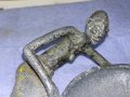 Стар АФРИКАНСКИ МЕТАЛЕН ФИГУРАЛЕН ПЕПЕЛНИК Рядка РЪЧНА ХУДОЖЕСТВЕНА ИЗРАБОТКА За КОЛЕКЦИЯ 42669, снимка 3