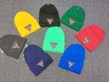 Зимна шапка Guess - Различни цветове, снимка 1 - Шапки - 43238340