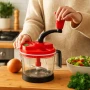 🔪 Мултифункционален кухненски чопър 2L – смила, нарязва и миксира само с едно завъртане! , снимка 3
