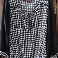 Дамска блуза , снимка 3 - Блузи с дълъг ръкав и пуловери - 44889664