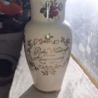Английски порцелан вазичка позлата роза маркировка, снимка 1 - Антикварни и старинни предмети - 43542457