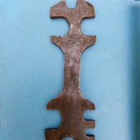 Стар гаечен ключ, снимка 2 - Антикварни и старинни предмети - 26308967