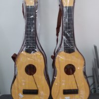Класическа китара със струни в калъф - 9958, снимка 1 - Музикални играчки - 32962881