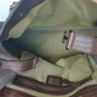 кожена чанта Fendi лимитирана, снимка 12 - Чанти - 35174445