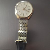 Руски  ръчен часовник Чайка и немски будилник, снимка 1 - Други ценни предмети - 33182570