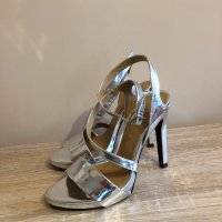 Сребристи обувки на висок ток Zara, снимка 3 - Дамски обувки на ток - 33325256