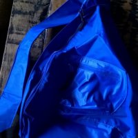 раница триъгълна от плътен син промазан плат, снимка 1 - Други спортове - 28899205