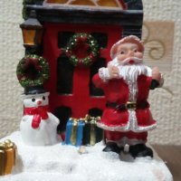 Коледна LED светеща мини сцена дядо Коледа пред вратата на MAGIC VILLAGЕ., снимка 6 - Декорация за дома - 42993376