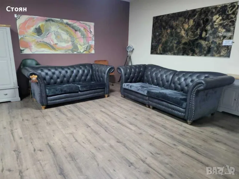 Два големи тъмно сиви дивани от плат и кожа тип Честърфийлд, снимка 1