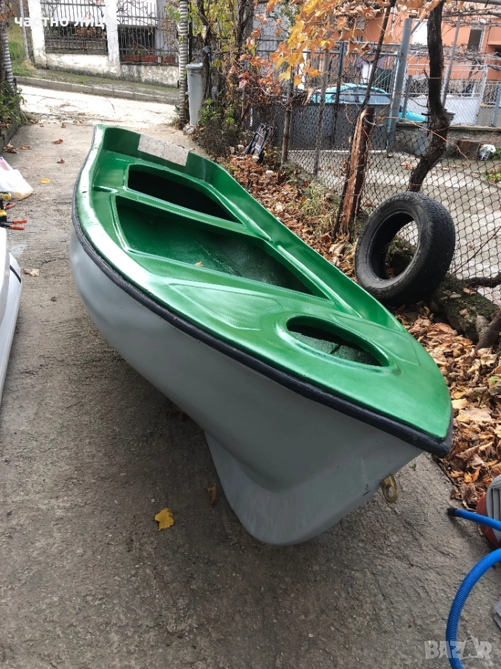 Стъклопластова лодка 3.5, снимка 1