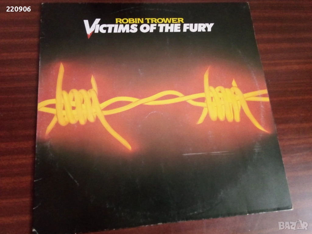 Плоча Robin Trower – Victims Of The Fury, снимка 1