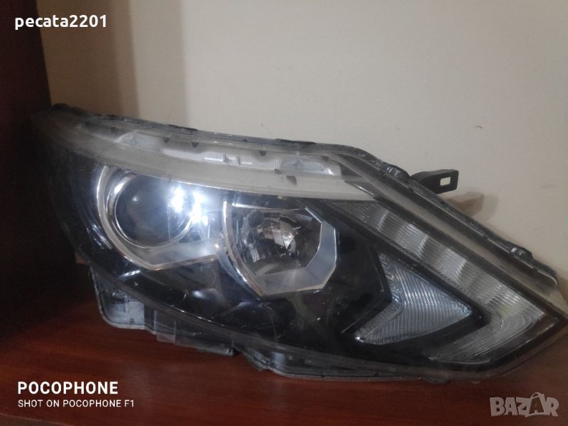 Продавам - оригинален десен фар за Нисан Кашкай 2015 г за части, снимка 1