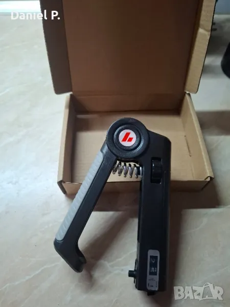 1бр. Уред за трениране на силата на захвата с брояч, снимка 1