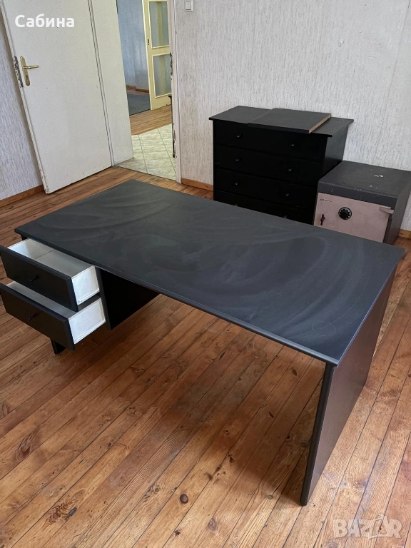 Офис бюро в черен гланц, снимка 1