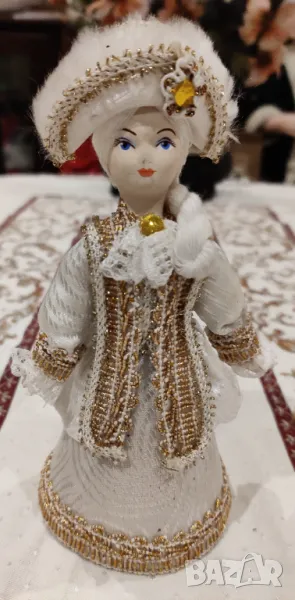 Кукла в национална носия , снимка 1