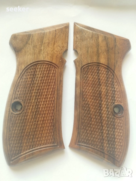 Орехови чирени за пистолет ЧЗ / CZ 75 Compact, снимка 1