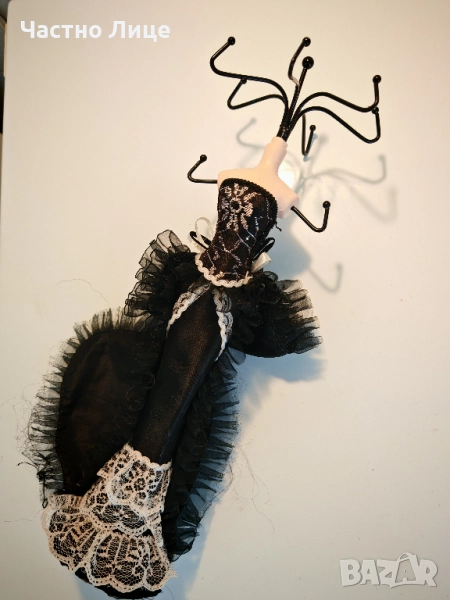 Голяма Красива Поставка Манекен за Бижута, снимка 1