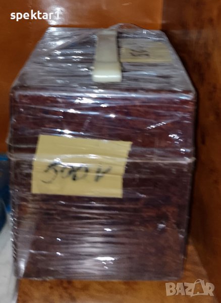 Уред за измерване на изолация мегер 500 волта, снимка 1