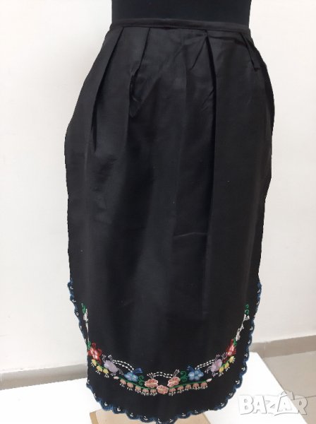 Стара бродирана черна престилка(16.3), снимка 1