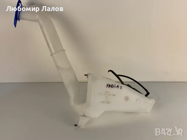 Казанче за течността на чистачките Шкода Фабия Sкода Fabia, снимка 2 - Части - 48559418