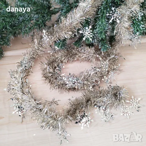 5398 Блестящ коледен гирлянд Снежинки, 2 метра, снимка 5 - Декорация за дома - 47865560