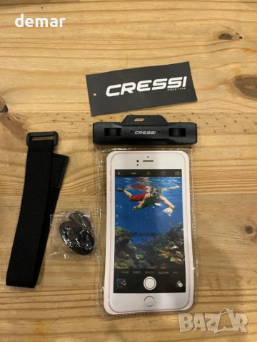 Cressi  Универсален водоустойчив прозрачен калъф за телефон, черен и син, снимка 4 - Калъфи, кейсове - 43946714