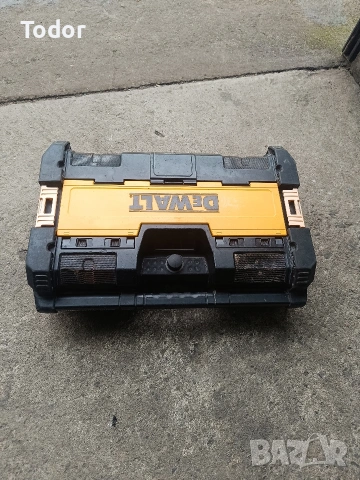 Радио DEWALT , снимка 5 - Радиокасетофони, транзистори - 53506843