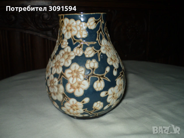 Винидж ваза в азиатски стил със син фон и флорални мотививи , снимка 4 - Антикварни и старинни предмети - 53583892