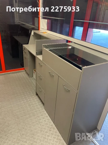 Бюро,щанд и дограма, снимка 2 - Работни маси и бюра - 51382226