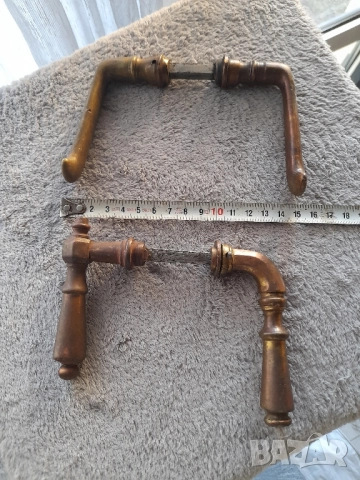 Антични дръжки за врати