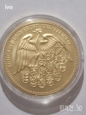 позлатен медал в капсула, снимка 3 - Антикварни и старинни предмети - 51219874