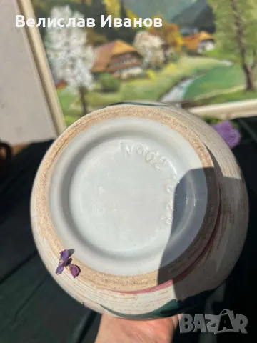 Керамична ваза от Италия с ръчно рисувани цветя. Отлично състояние., снимка 5 - Вази - 49972919