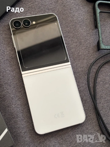 Samsung Z Flip 7 FE 256 GB - 1350 лв. / 690.24, снимка 4 - Samsung - 53009994