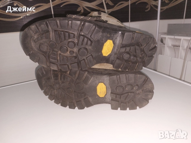 Оригинални туристически обувки/ 39 номер, снимка 5 - Маратонки - 52811520