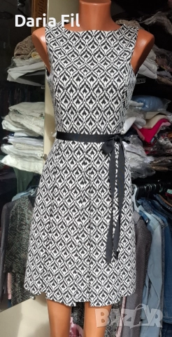 Красива плътна рокля в черно-бели шарки ХС/С размер, снимка 2 - Рокли - 52500538