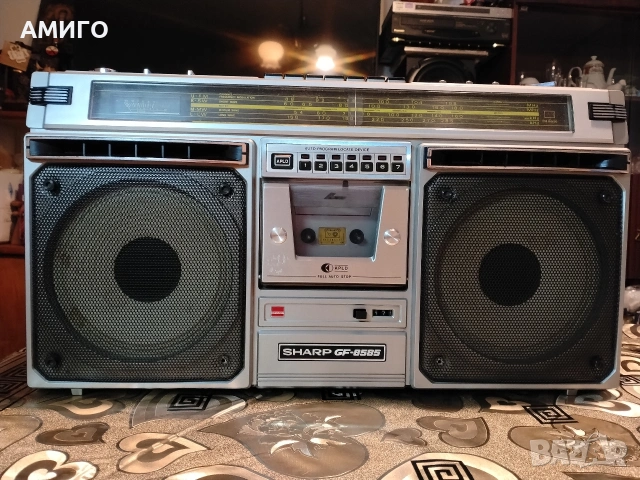 . Продавам радио касетофон SHARP GF–8585H