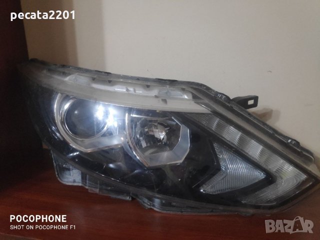 Продавам - оригинален десен фар за Нисан Кашкай 2015 г за части