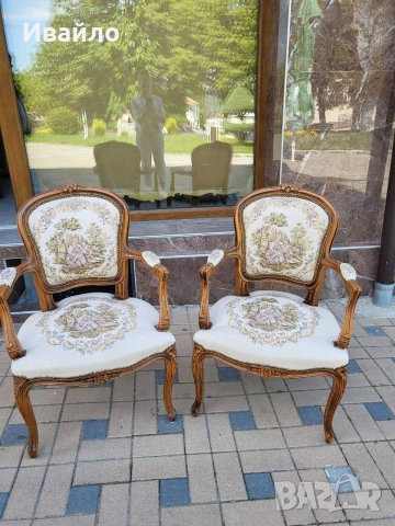 Два броя барокови кресла 