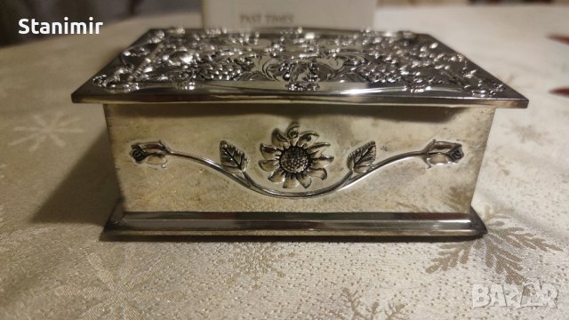 Посребрена кутия с огледало, снимка 10 - Декорация за дома - 43667682