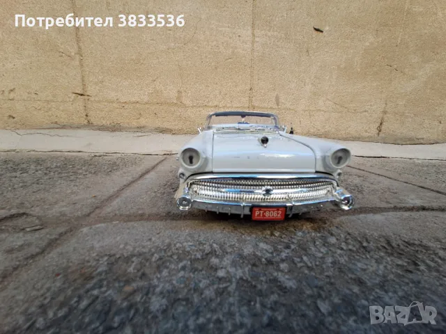 Buick Roadmaster 1957г.  MotorMax 1:18 Мащабен колекционерски Ретро модел, снимка 9 - Колекции - 47567821