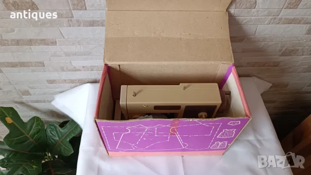 Стара детска шевна машина - PIKO - Made in GDR, снимка 7 - Антикварни и старинни предмети - 50093095