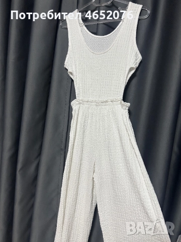 Продавам рокли и гащеризон.