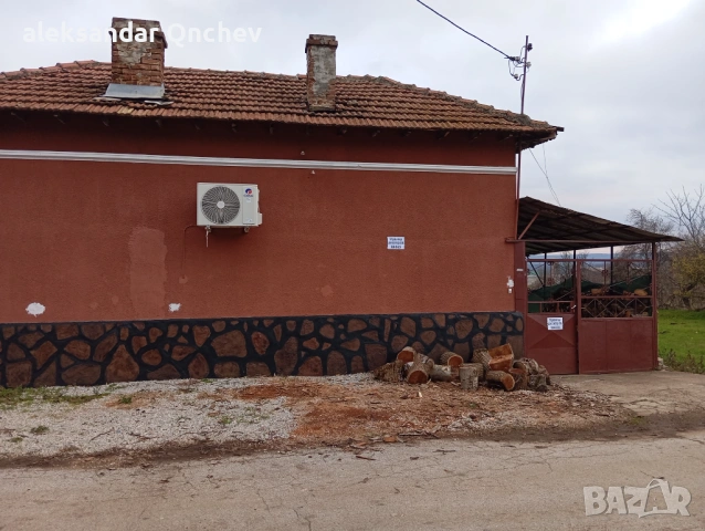 Продавам двуетажна къшта в грат сухиндол за повече информация на телефон .0884426529, снимка 2 - Къщи - 53468050