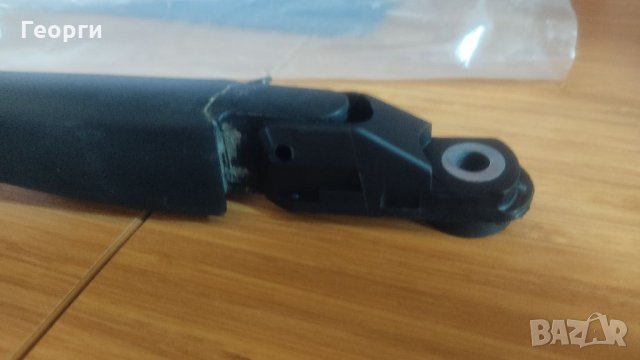 Рамо с основата за задна чистачка за Опел Зафира Б.